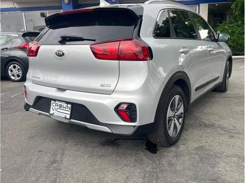 Silky Silver 2021 Kia Niro LX
