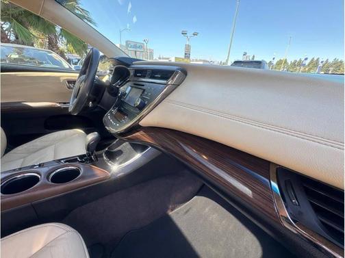2014 Toyota Avalon Hybrid XLE Premium