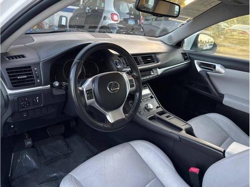 2011 Lexus CT 200h Premium