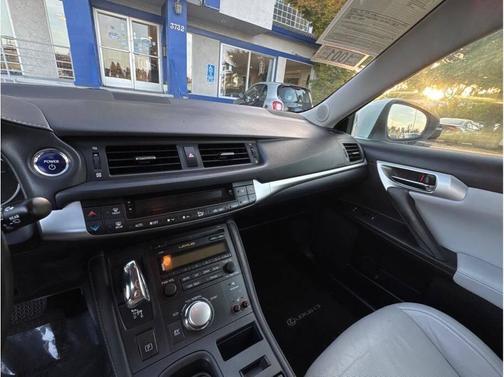 2011 Lexus CT 200h Premium