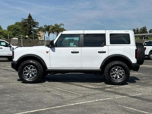 OXFORD WHITE 2025 Ford Bronco BADLANDS
