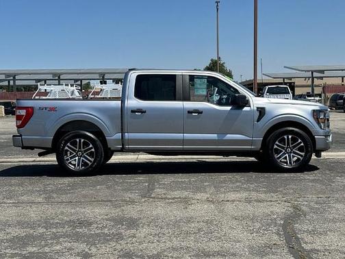 ICONIC SILVER METALLIC 2023 Ford F-150 XL