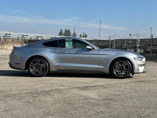 2022 Ford Mustang I4CP