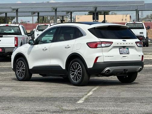 2022 Ford Escape TITANIUM