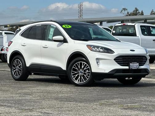 2022 Ford Escape TITANIUM