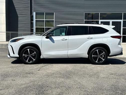 2022 Toyota Highlander XSE