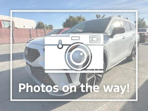 Desert Wind 2022 Toyota Highlander XSE