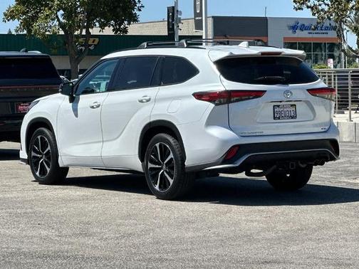 2022 Toyota Highlander XSE