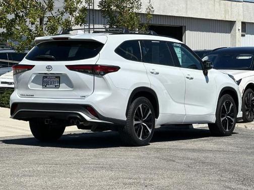 2022 Toyota Highlander XSE