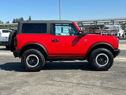 RACE RED 2023 Ford Bronco