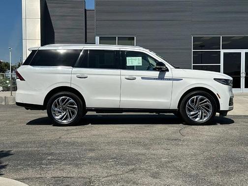 PRISTINE WHITE METALLIC 3C 2025 Lincoln Navigator RESERVE