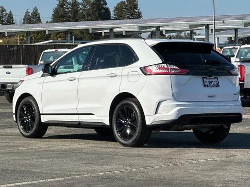 OXFORD WHITE 2024 Ford Edge SE