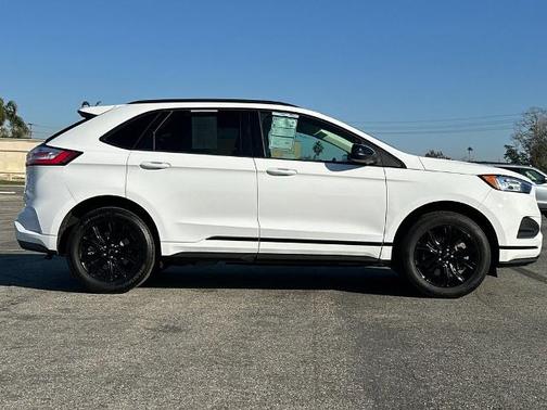 OXFORD WHITE 2024 Ford Edge SE