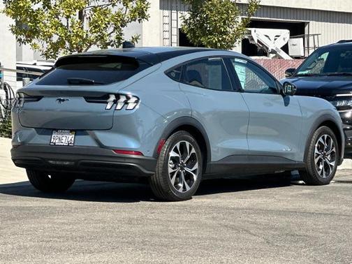 2024 Ford Mustang Mach-E SELECT