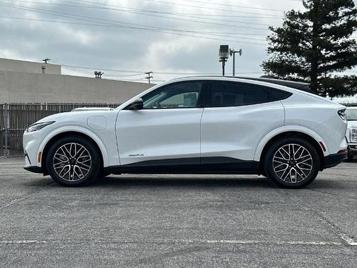 STAR WHITE MET TRI-COAT 2025 Ford Mustang Mach-E PREMIUM