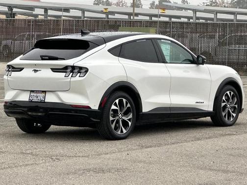 2022 Ford Mustang Mach-E PREMIUM