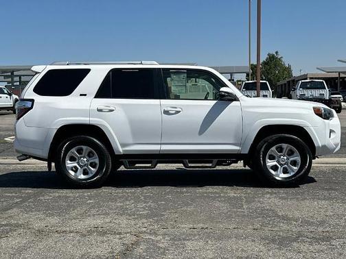 Super White 2018 Toyota 4Runner