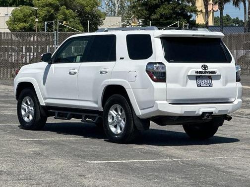 Super White 2018 Toyota 4Runner