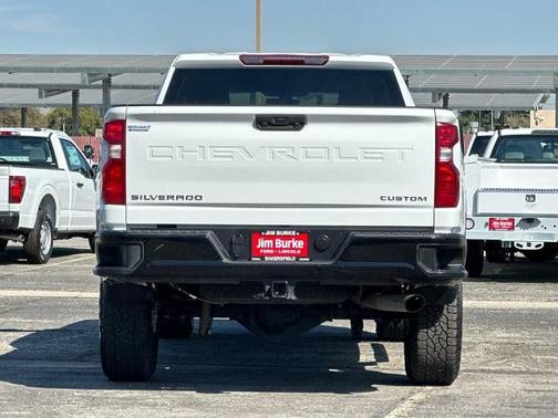 Summit White 2022 Chevrolet Silverado 2500 CUSTOM