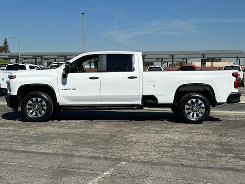 Summit White 2022 Chevrolet Silverado 2500 CUSTOM