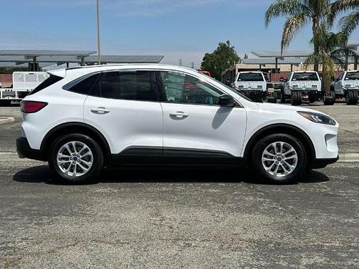 OXFORD WHITE 2022 Ford Escape SE