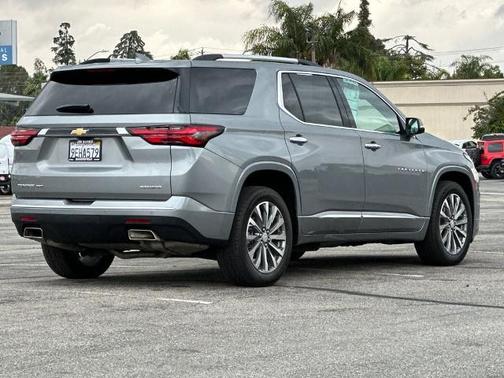 Sterling Gray 2023 Chevrolet Traverse PREMIER