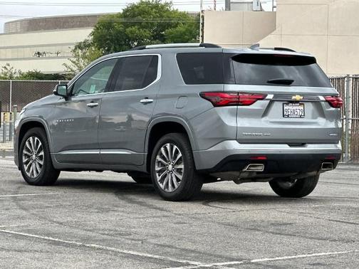Sterling Gray 2023 Chevrolet Traverse PREMIER