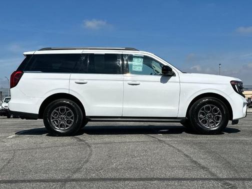 OXFORD WHITE 2025 Ford Expedition ACTIVE