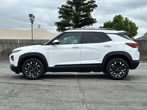 Summit White 2023 Chevrolet Trailblazer LT