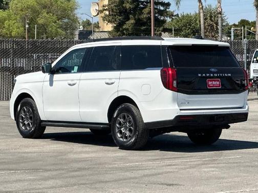STAR WHITE MET TRI-COAT 2025 Ford Expedition ACTIVE