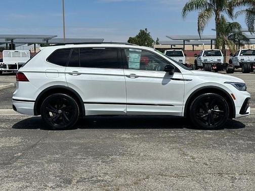Opal White Pearl Effect 2023 Volkswagen Tiguan 2.0T SE R-LINE BLACK