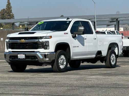 Summit White 2024 Chevrolet Silverado 2500 LT