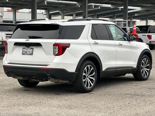 2022 Ford Explorer ST-LINE