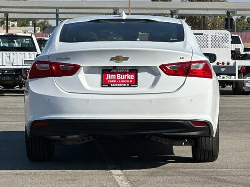 Summit White 2025 Chevrolet Malibu LT W/1LT
