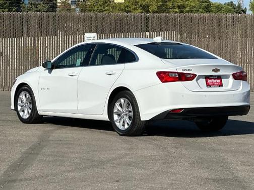 Summit White 2025 Chevrolet Malibu LT W/1LT