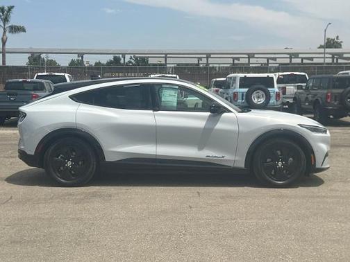 2022 Ford Mustang Mach-E CALIFORNIA ROUTE 1