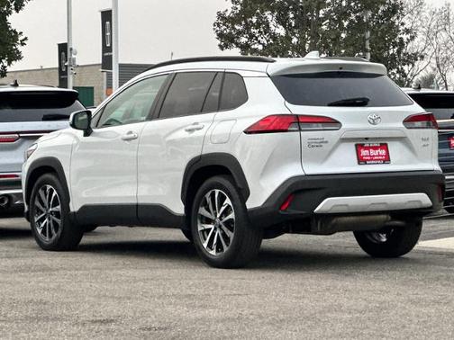 2023 Toyota Corolla Cross XLE