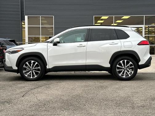 2023 Toyota Corolla Cross XLE