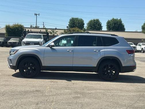 2022 Volkswagen Atlas 3.6 SE W/ TECHNOLOGY