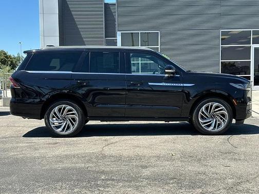 INFINITE BLACK MET CC 2025 Lincoln Navigator RESERVE