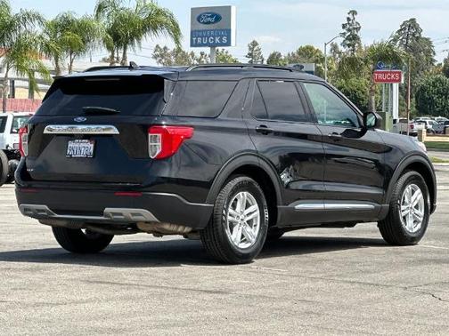 AGATE BLACK METALLIC 2024 Ford Explorer XLT