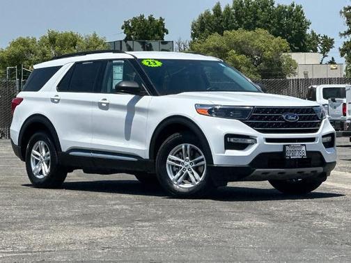 OXFORD WHITE 2023 Ford Explorer XLT