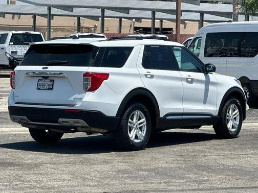 OXFORD WHITE 2023 Ford Explorer XLT