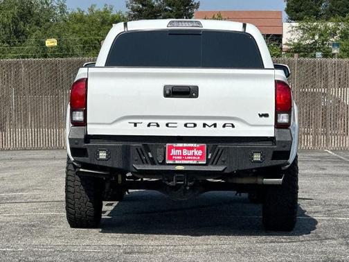 Ice 2023 Toyota Tacoma