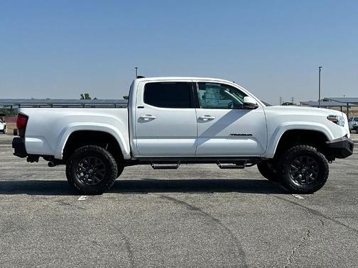 Ice 2023 Toyota Tacoma