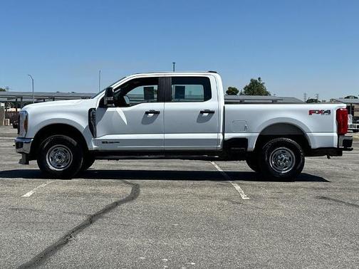 OXFORD WHITE 2023 Ford F-250