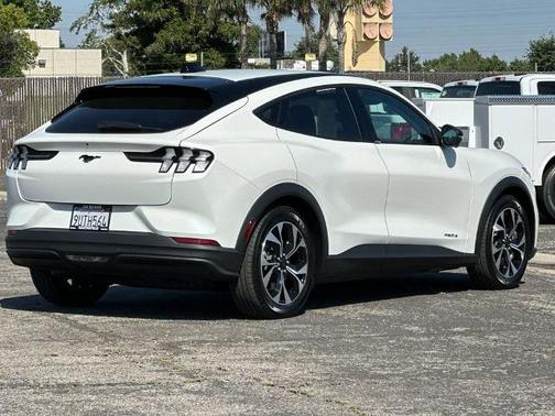STAR WHITE MET TRI-COAT 2025 Ford Mustang Mach-E SELECT