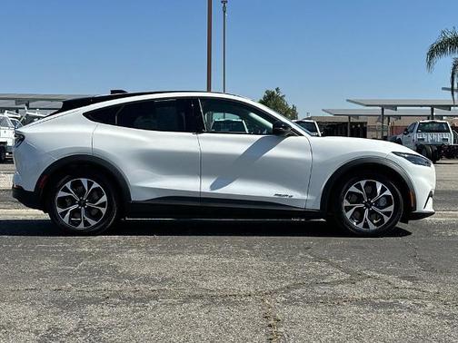 STAR WHITE MET TRI-COAT 2025 Ford Mustang Mach-E SELECT