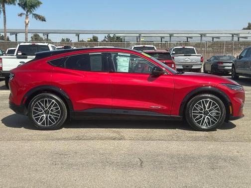 2024 Ford Mustang Mach-E PREMIUM