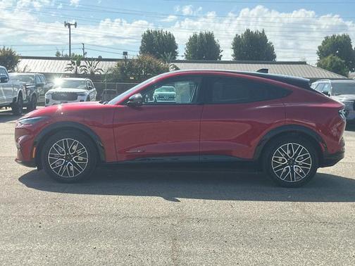 2024 Ford Mustang Mach-E PREMIUM